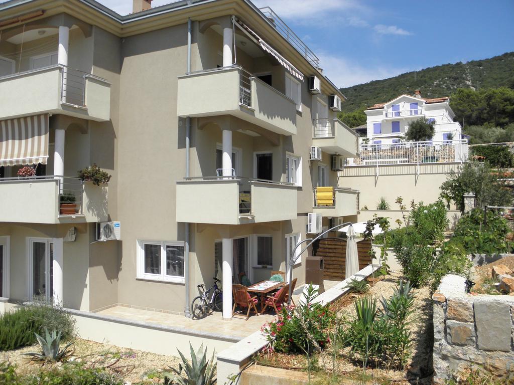Apartments Mara Црес Номер фото